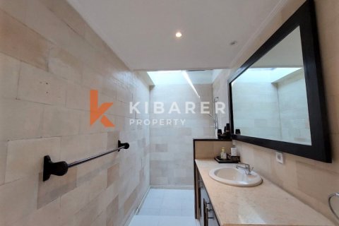 2 bedrooms Villa in Seminyak, Badung, Indonesia No. 13022 14