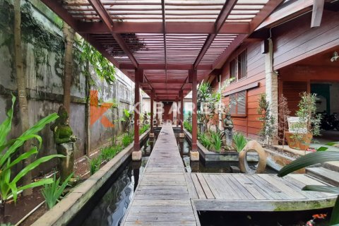 5 bedrooms Villa in Denpasar, Indonesia No. 13089 2