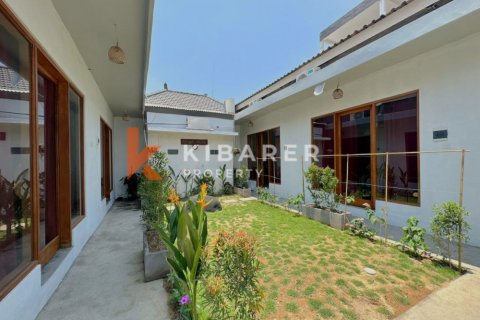 5 bedrooms Villa in Tibubeneng, Badung, Indonesia No. 13088