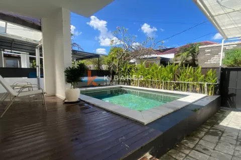 2 bedrooms Villa in Kerobokan, Badung, Indonesia No. 12796