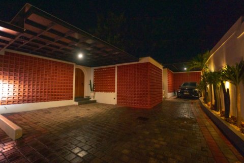 Вилла с 3 спальнями в Nusa Dua, Бадунг, № 8904 14