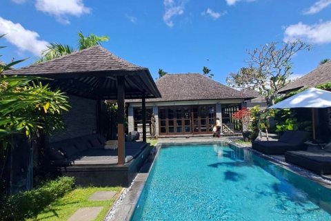 3 bedrooms Villa in Seminyak, Badung,  No. 9054 16