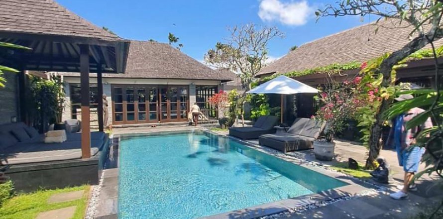 3 bedrooms Villa in Seminyak, Badung,  No. 9054