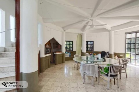 4 bedrooms Villa in Kerobokan, Badung,  No. 9053 6