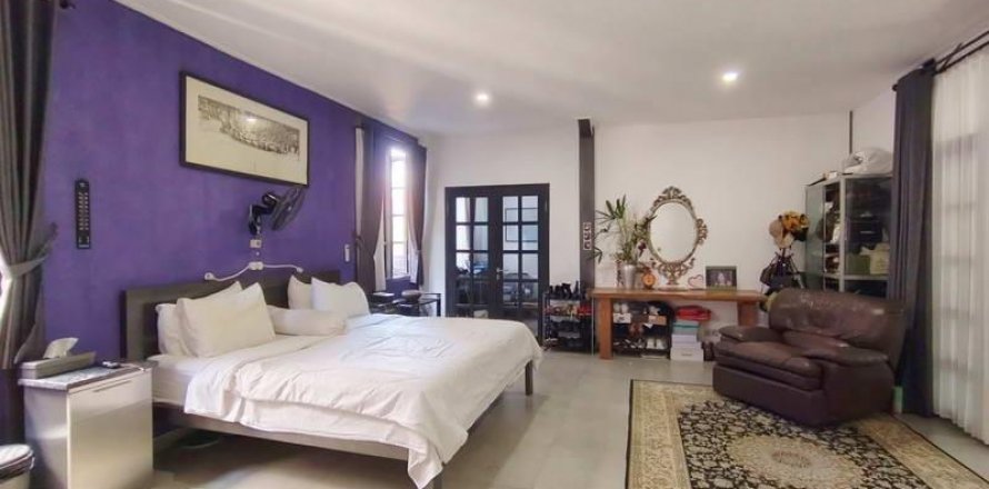 4 bedrooms Villa in Kerobokan, Badung,  No. 9053