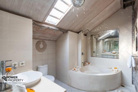 2 bedrooms Villa in Seminyak, Badung, No. 8944 8