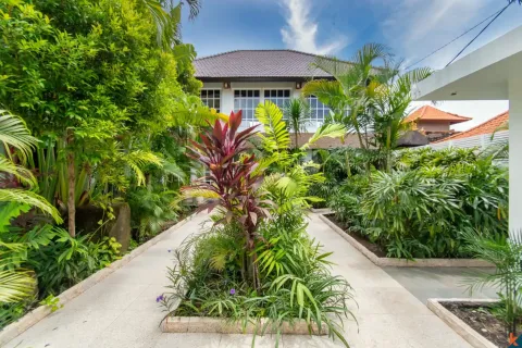 Вилла с 5 спальнями в Seminyak, Бадунг, Индонезия № 10135 8