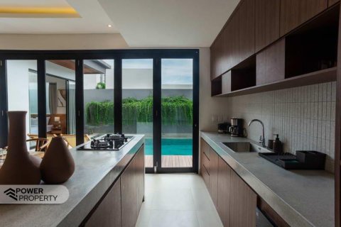 Вилла с 4 спальнями в Canggu, Бадунг,  № 9588