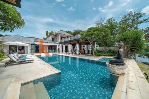 4 bedrooms Villa in Kuta, Badung, Indonesia No. 12432 4