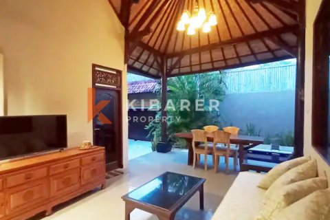 2 bedrooms Villa in Kerobokan, Badung, Indonesia No. 12947 4