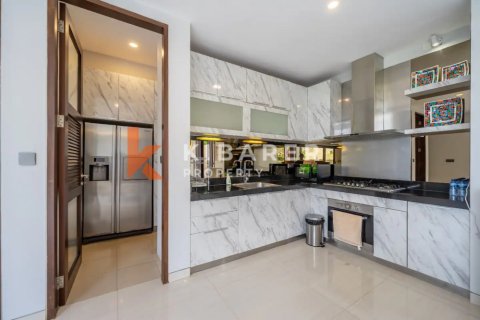 3 bedrooms Villa in Ungasan, Badung, Indonesia No. 12943 6