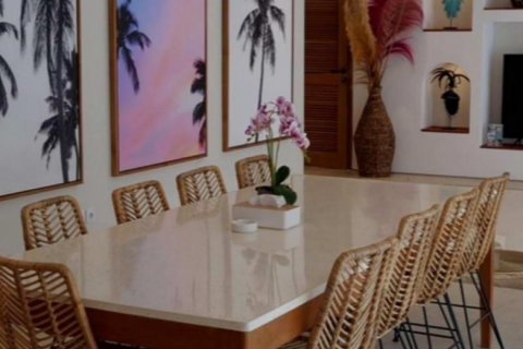 6 bedrooms Villa in Tampaksiring, Gianyar,  No. 7775 2