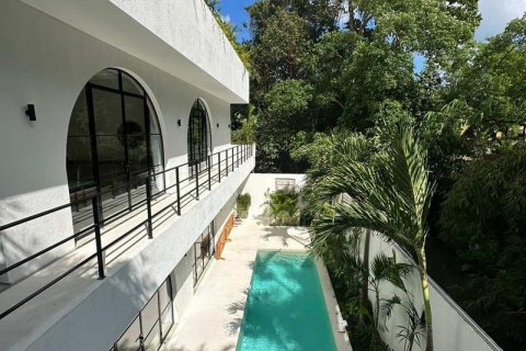 6 bedrooms Villa in Tampaksiring, Gianyar,  No. 7775 1