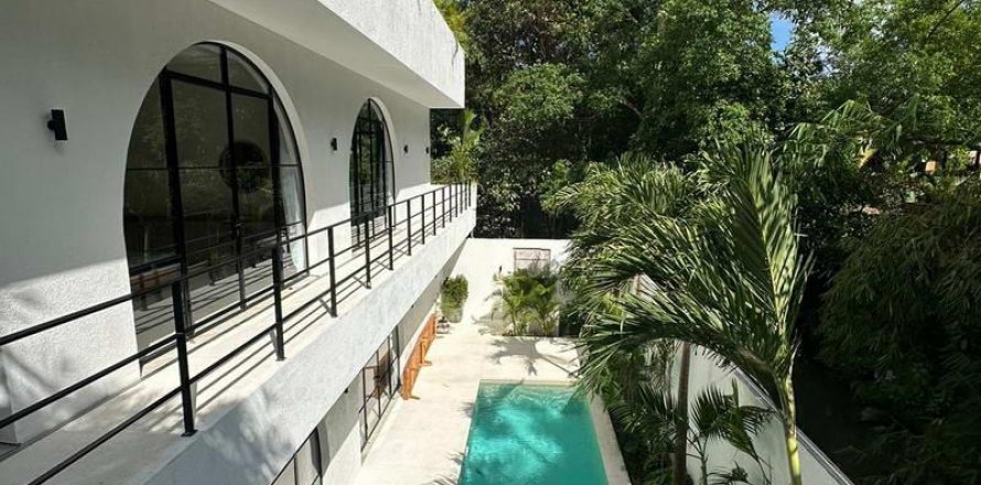 6 bedrooms Villa in Tampaksiring, Gianyar,  No. 7775