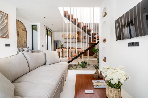 102m2 Villa in Denpasar, Indonesia No. 9671 4