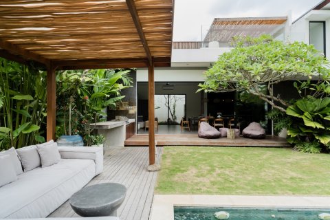 388m2 Villa in Dalung, Badung, Indonesia No. 9714 22