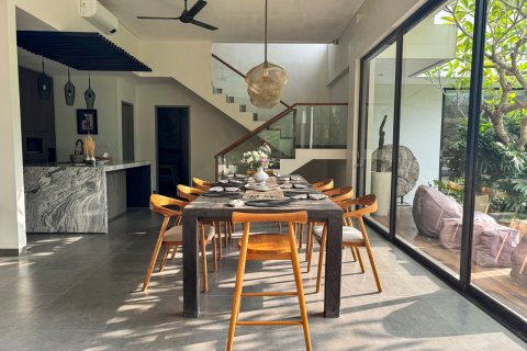 388m2 Villa in Dalung, Badung, Indonesia No. 9714 8