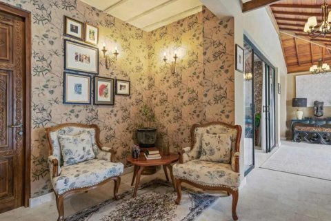 313m2 Villa in Jimbaran, Badung, Indonesia No. 9715 6