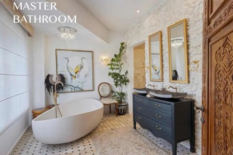 313m2 Villa in Jimbaran, Badung, Indonesia No. 9715 18