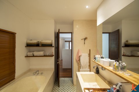 5 bedrooms Villa in Badung, Indonesia No. 10770 25