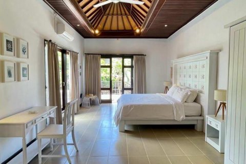 3 bedrooms Villa in Seminyak, Badung,  No. 9474 14