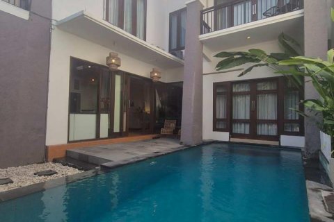 3 bedrooms Villa in Seminyak, Badung,  No. 9474