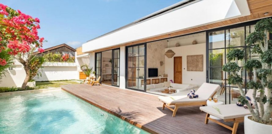 3 bedrooms Villa in South Kuta, Badung, Indonesia No. 965