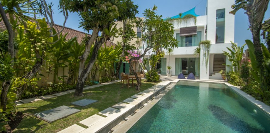4 bedrooms Villa in Seminyak, Badung, Indonesia No. 11465