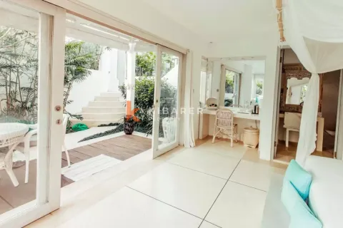3 bedrooms Villa in Gianyar, Indonesia No. 12317 4