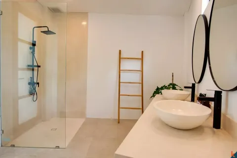 Вилла с 5 спальнями в Денпасар, Индонезия № 10546 25