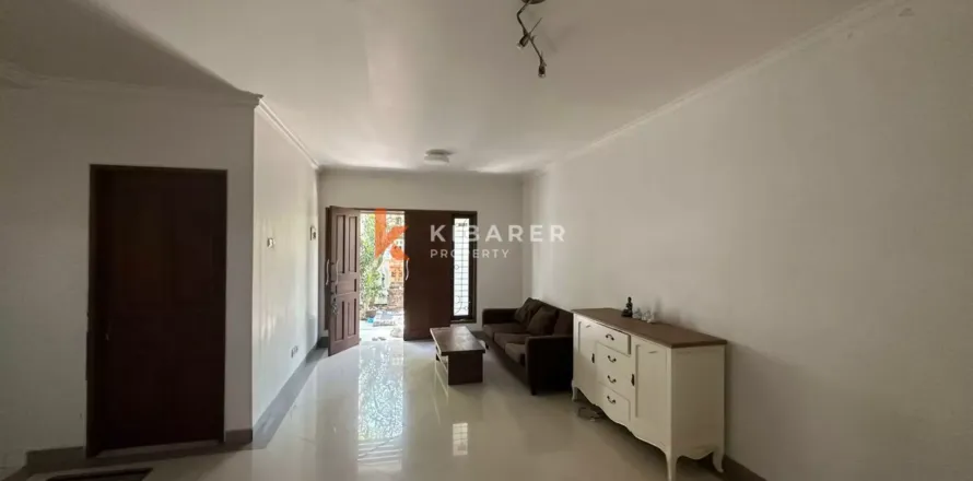 4 bedrooms Villa in Denpasar, Indonesia No. 12519