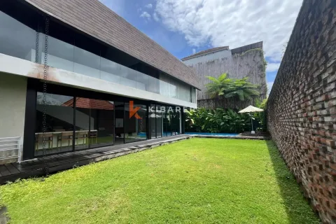 4 bedrooms Villa in Badung, Indonesia No. 12513