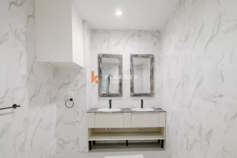 2 bedrooms Villa in Seminyak, Badung, Indonesia No. 12173 6