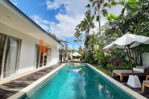 4 bedrooms Villa in Tibubeneng, Badung, Indonesia No. 12917 10