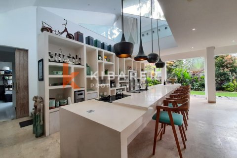 4 bedrooms Villa in Tibubeneng, Badung, Indonesia No. 12917 4