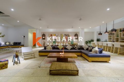 4 bedrooms Villa in Tibubeneng, Badung, Indonesia No. 12917 2