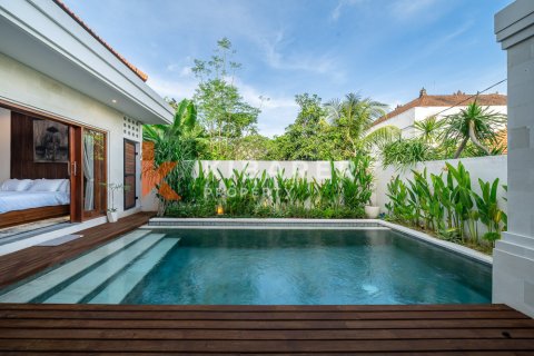 3 bedrooms Villa in Tibubeneng, Badung, Indonesia No. 12905 4