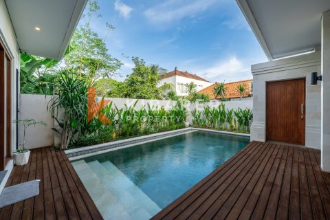 3 bedrooms Villa in Tibubeneng, Badung, Indonesia No. 12905 6