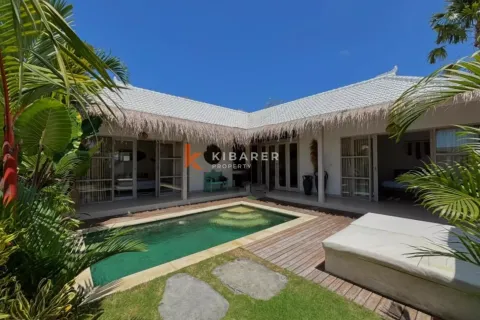 2 bedrooms Villa in Kerobokan, Badung, Indonesia No. 12025