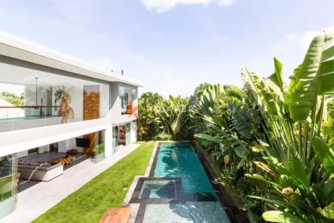 5 bedrooms Villa in Tibubeneng, Badung, Indonesia No. 12020