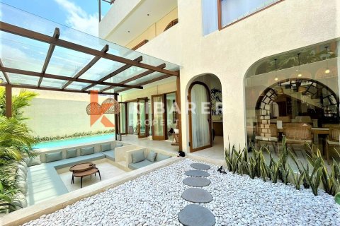 3 bedrooms Villa in Tibubeneng, Badung, Indonesia No. 12024 22