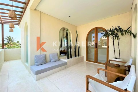 3 bedrooms Villa in Tibubeneng, Badung, Indonesia No. 12024 10