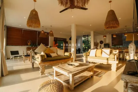 4 bedrooms Villa in Badung, Indonesia No. 12023 7