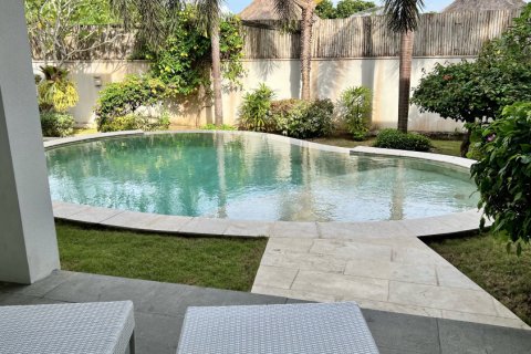 3 bedrooms Villa in South Kuta, Badung, Indonesia No. 10917 5