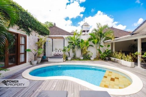 3 bedrooms Villa in Kerobokan, Badung,  No. 9305 8