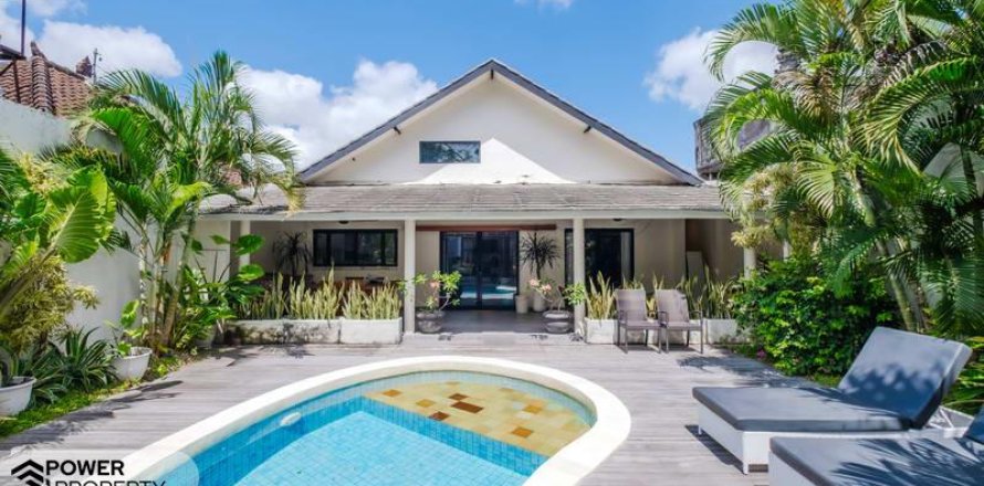 3 bedrooms Villa in Kerobokan, Badung,  No. 9305