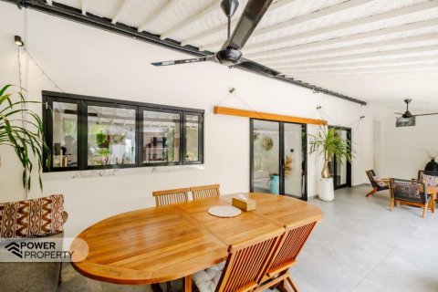 3 bedrooms Villa in Kerobokan, Badung,  No. 9305 2