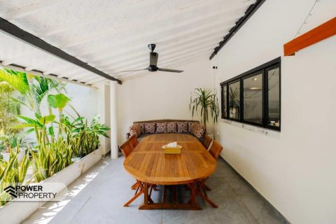 3 bedrooms Villa in Kerobokan, Badung,  No. 9305 3
