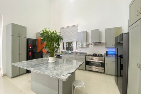 Вилла с 4 спальнями в Jimbaran, Бадунг, Индонезия № 13077 7
