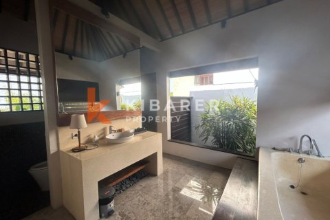 2 bedrooms Villa in Seminyak, Badung, Indonesia No. 13081 8